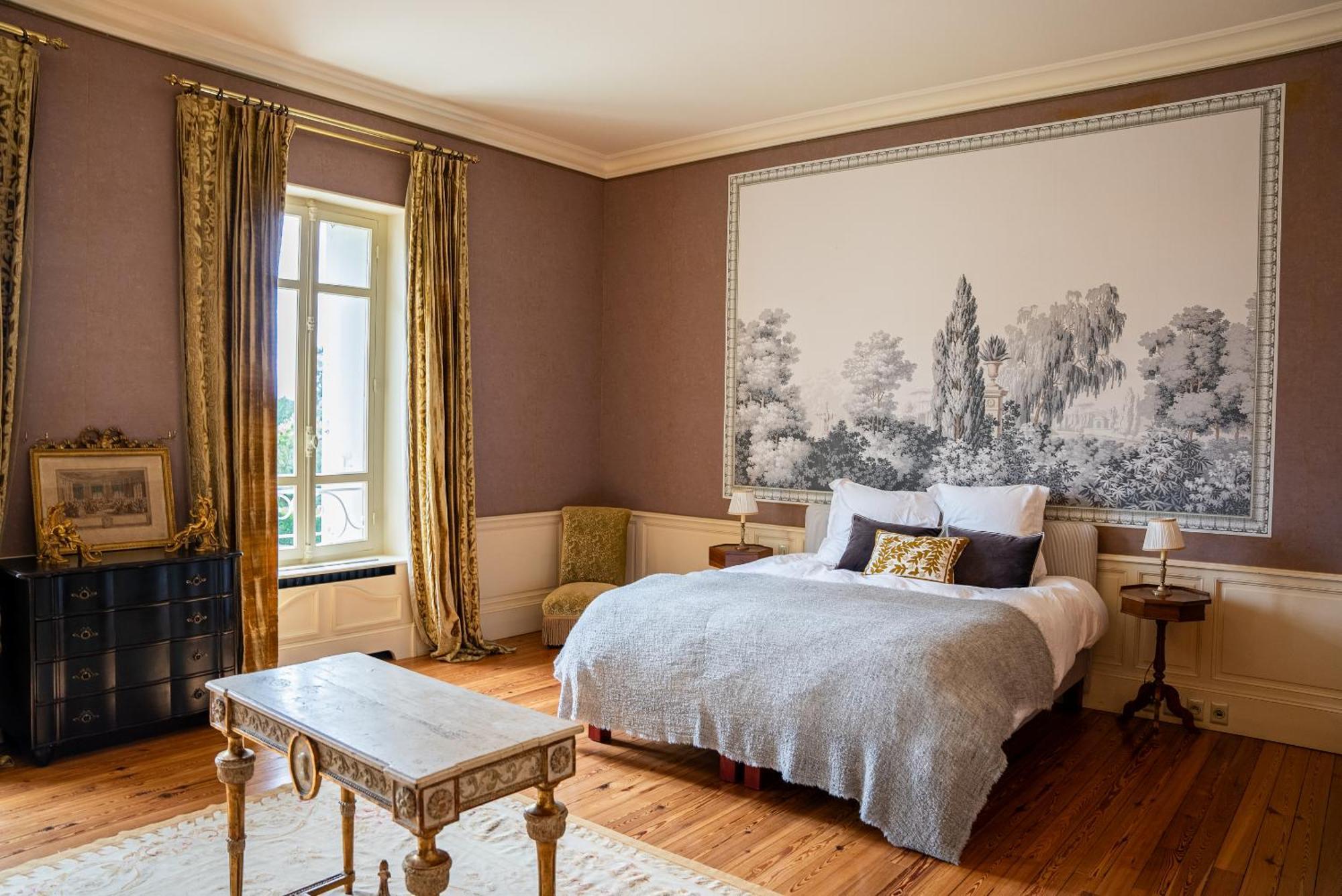 Chateau De Lussac Lussac  객실 사진